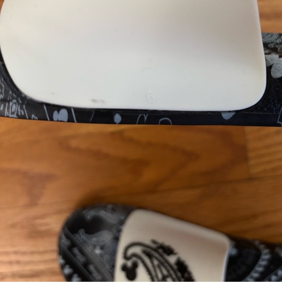 Primark Disney Slides Women’s UK 6/US 8 Black White Mickey Mouse New with Flaws - Picture 8 of 8